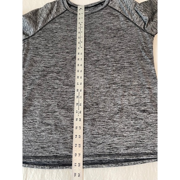 00634 ClimateRight by CuddlDuds LS Athletic Top Heathered Gray L/G Thumbholes - Picture 6 of 10
